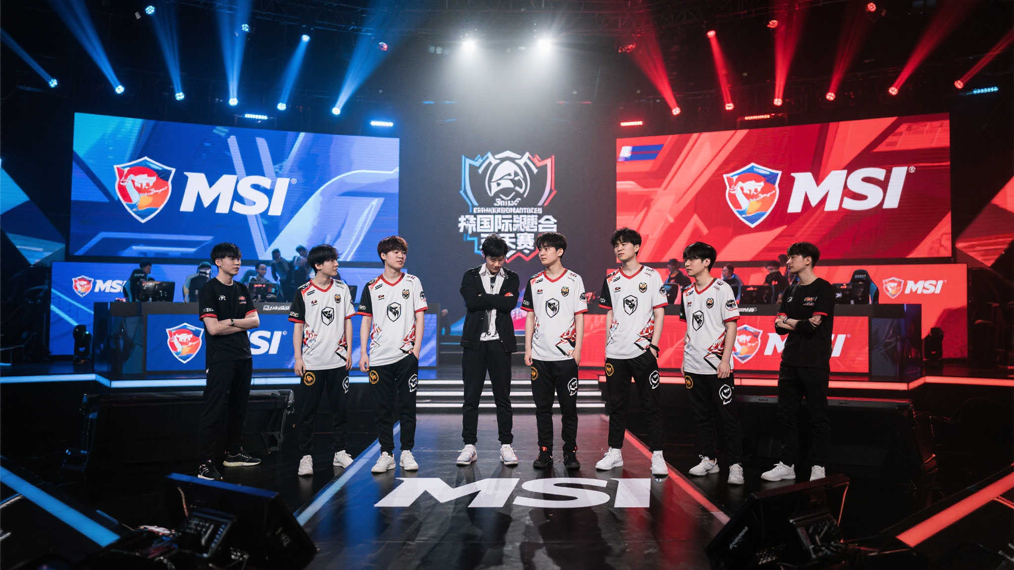 米勒展示队服：颜值担当已穿上MSI征战服，加拿大见！